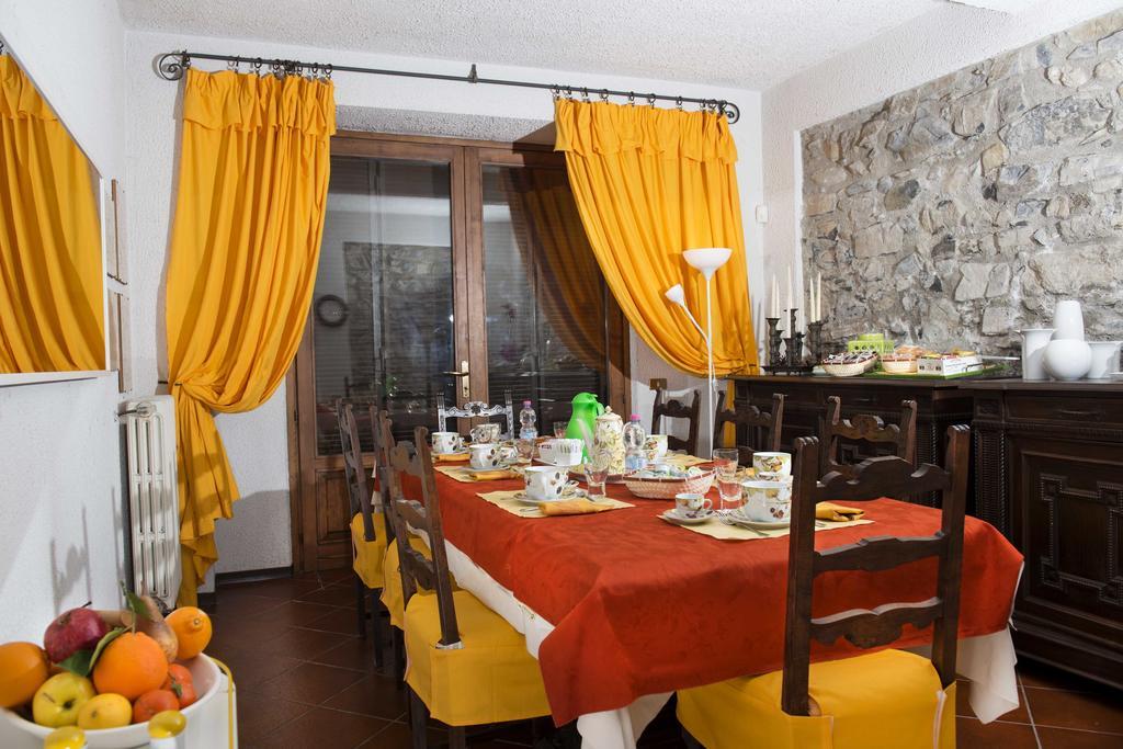 Villa Pinetina B&B Lasnigo Quarto foto